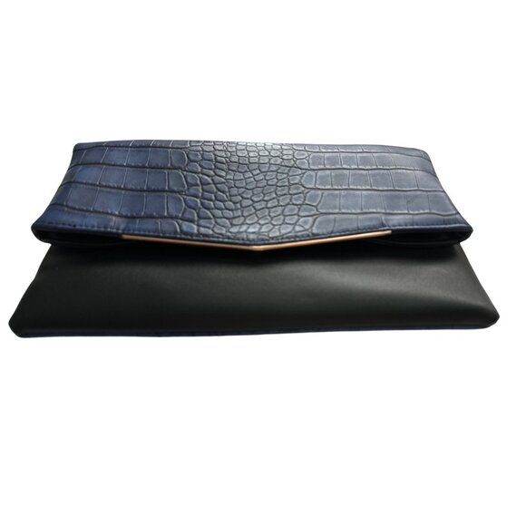 Urban Expression Crossbody Blue Black Croc Leather Gold Chain Flap Close Secure - Picture 7 of 8